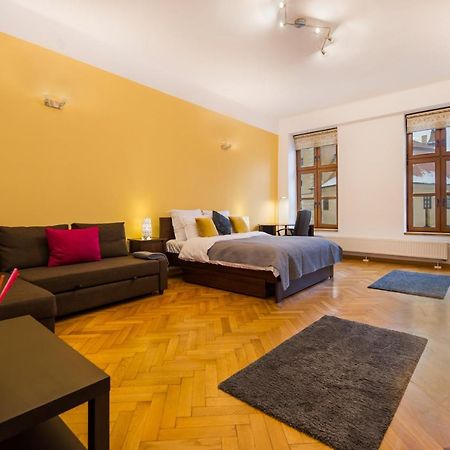 Council Square Estate Apartment *Bull'S Eye* Brașov Exterior foto