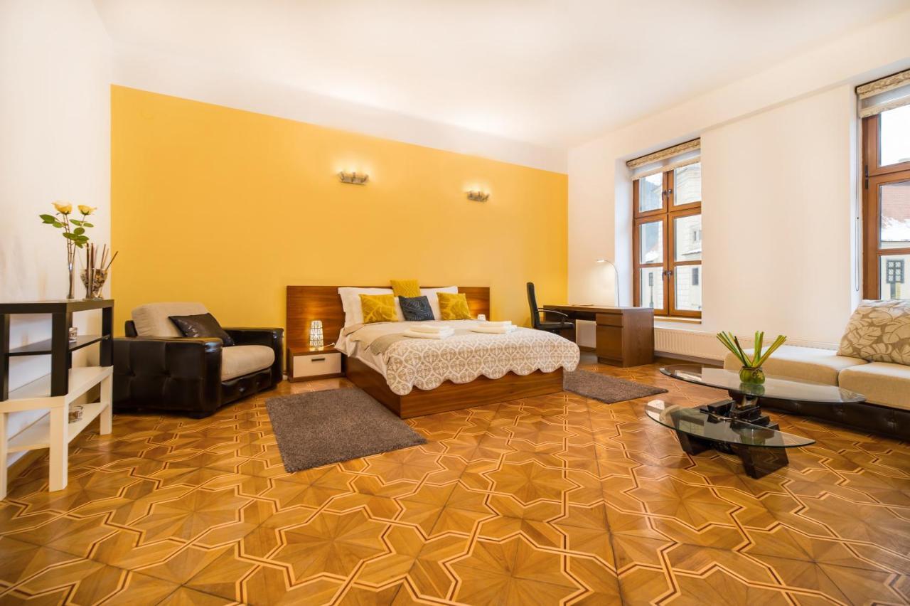 Council Square Estate Apartment *Bull'S Eye* Brașov Exterior foto